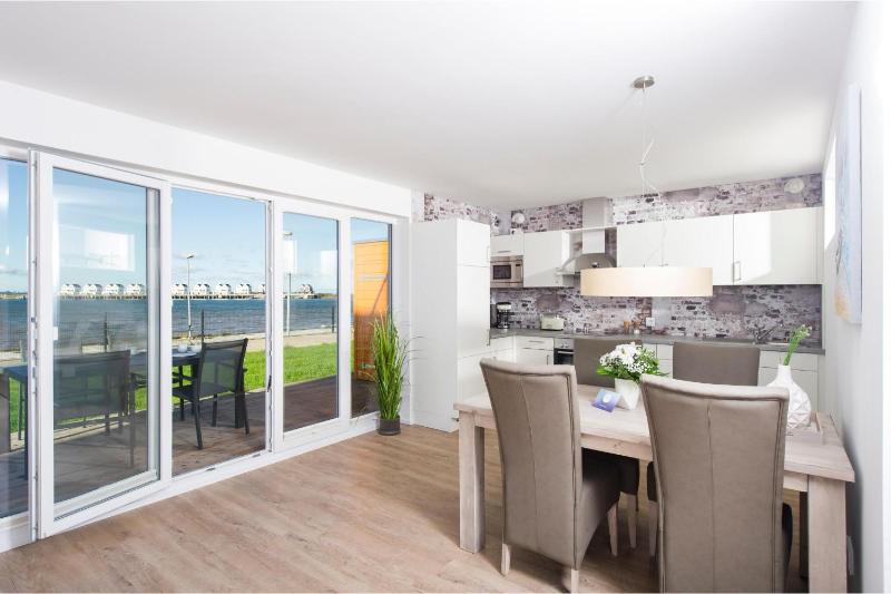 Apartment with Sea View image 1