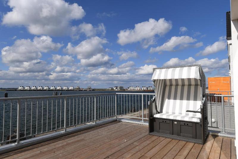 Apartment with Sea View image 1