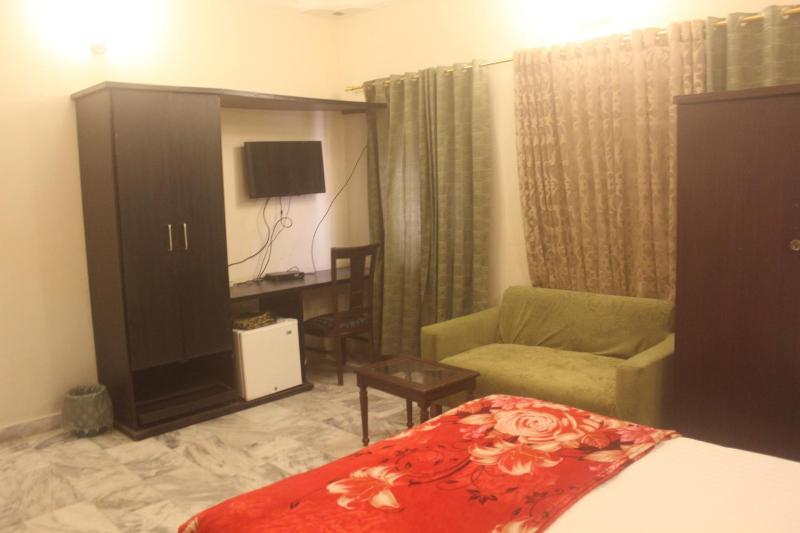 Deluxe Double Room image 2