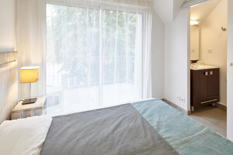 Family Two-Bedroom Apartment image 3