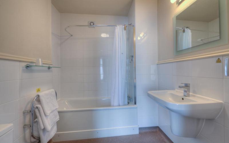 Small Double Room image 1