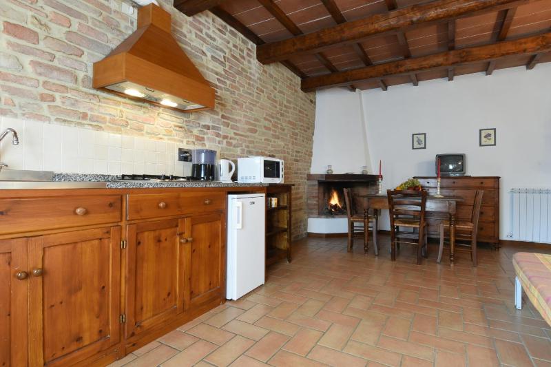 One-Bedroom Apartment image 2