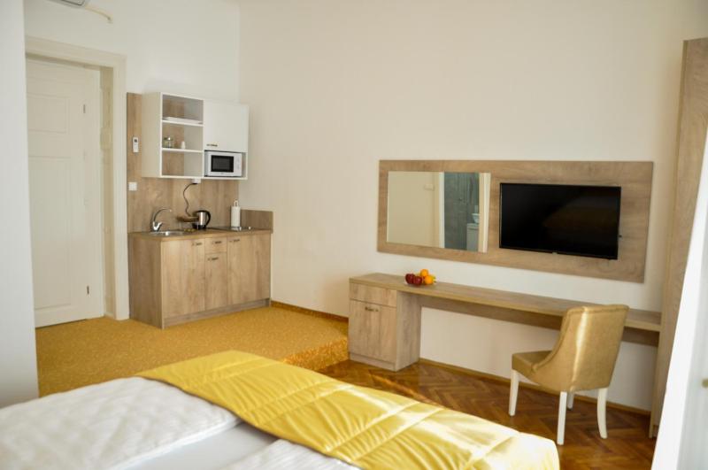 Studio Apartment image 1