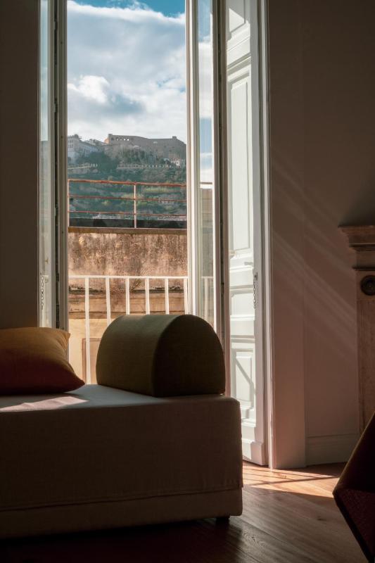 Queen Suite with Spa Bath image 4