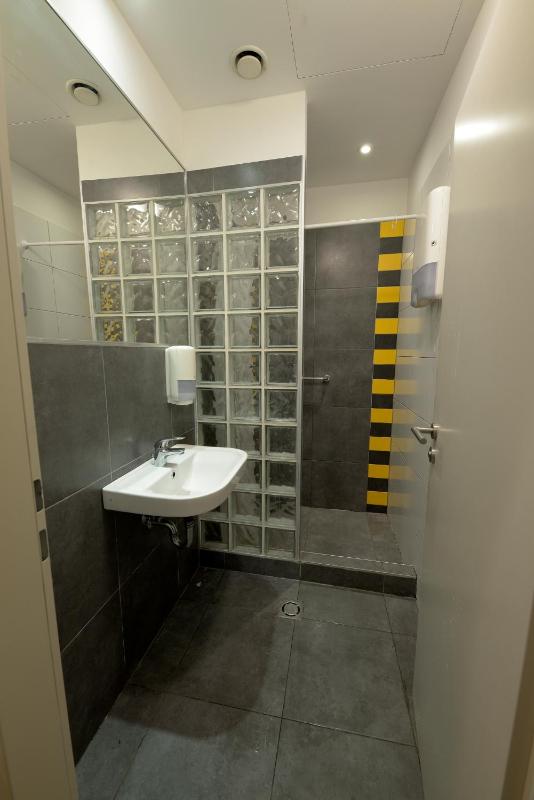 Quadruple Room with Private Bathroom image 2