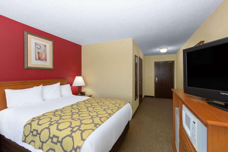 Queen Room - Disability Access/Non-Smoking image 2