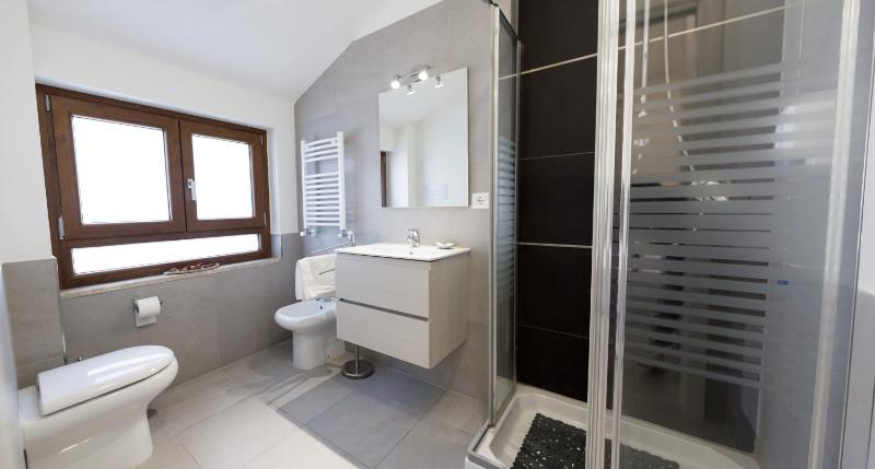 Double Room with Private Bathroom image 2