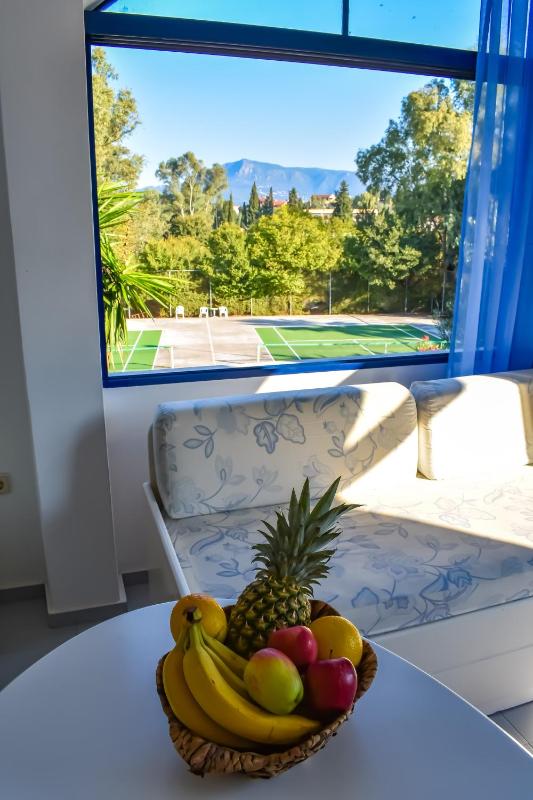 Loft with Garden View image 2