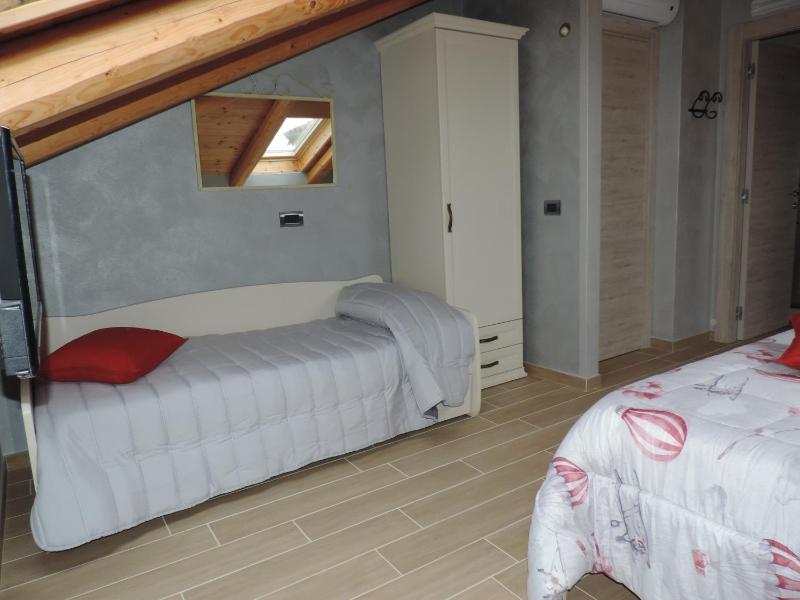 Quadruple Room image 4