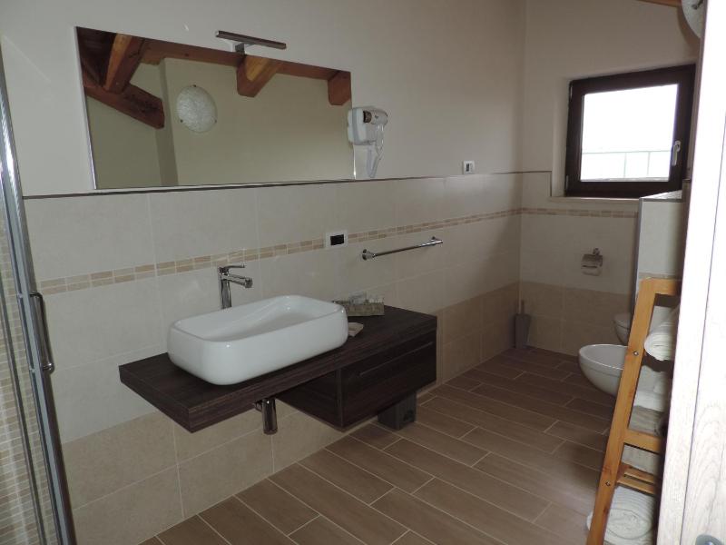 Quadruple Room image 2