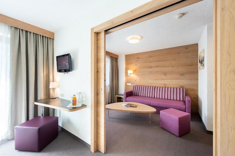 Queen Suite image 3