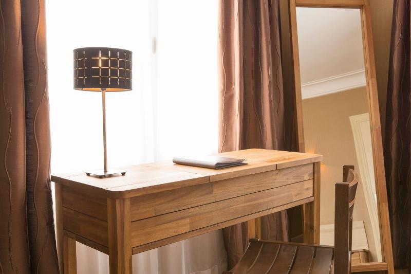 Superior Double Room image 3