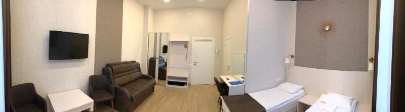 Large Double or Twin Room image 2