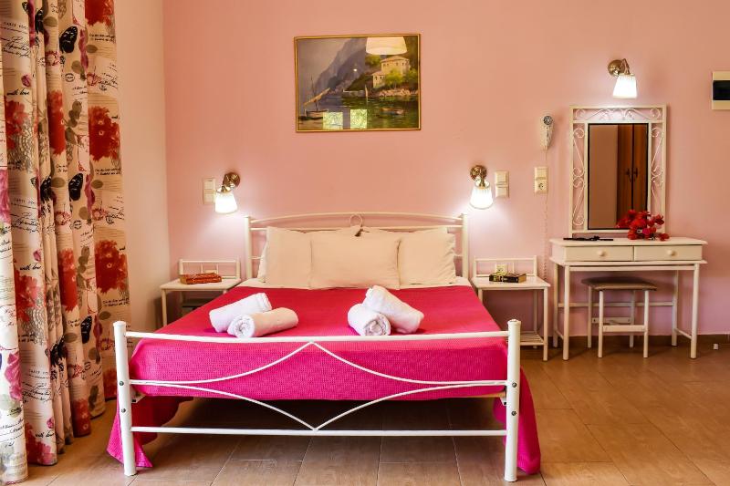 Studio Apartment image 3