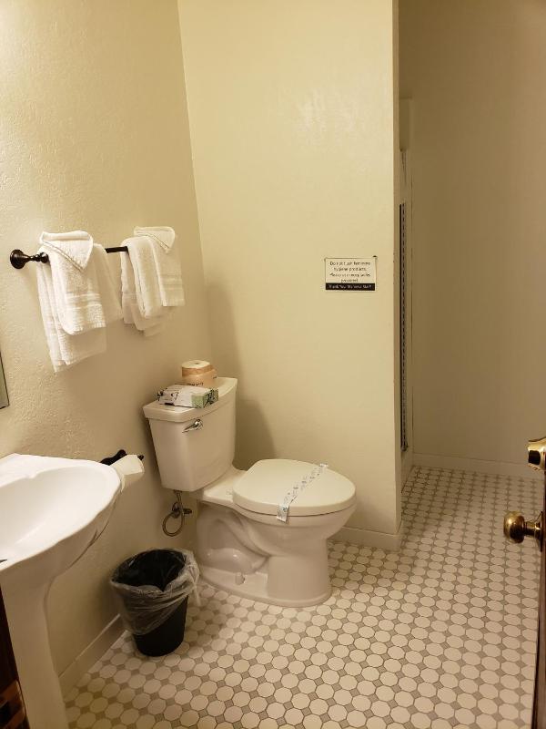 Queen Room image 1