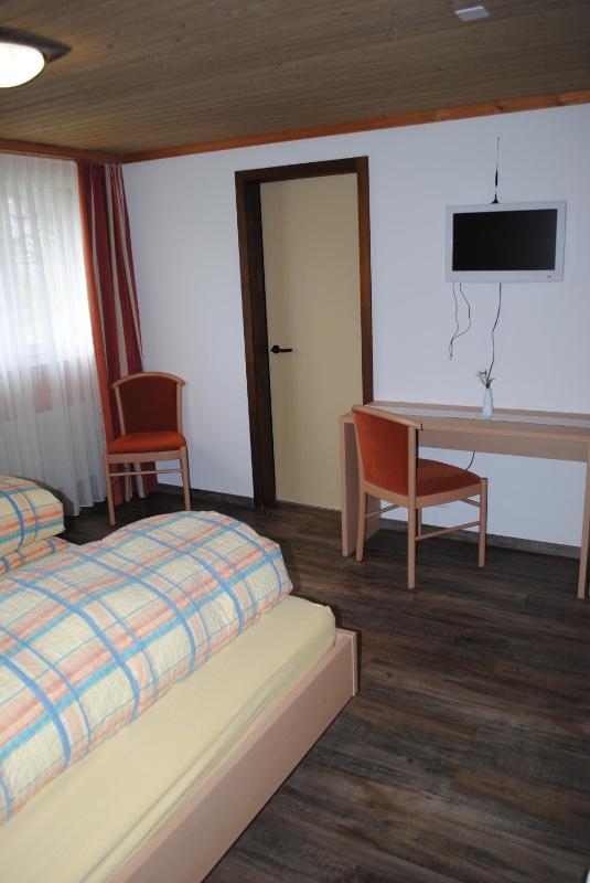 Double Room image 3