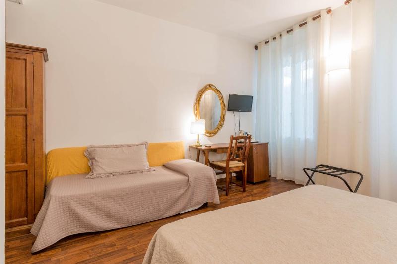 Triple Room image 3