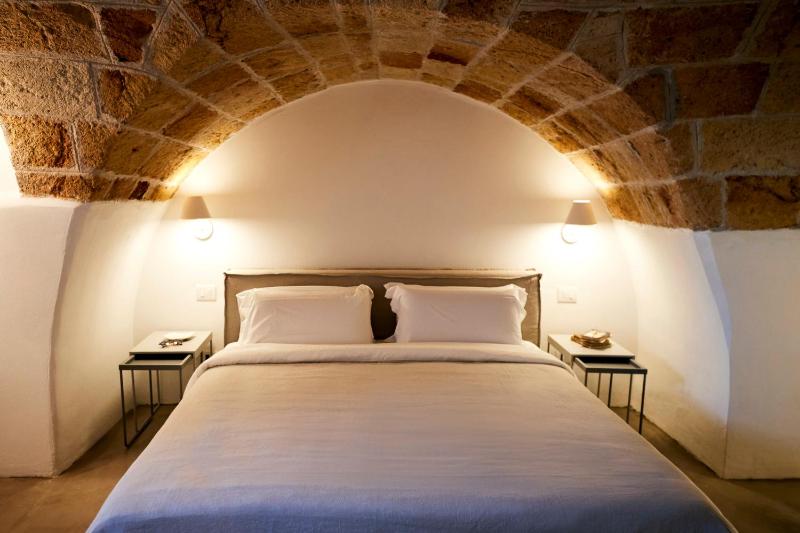 Deluxe Double Room with Bath image 1