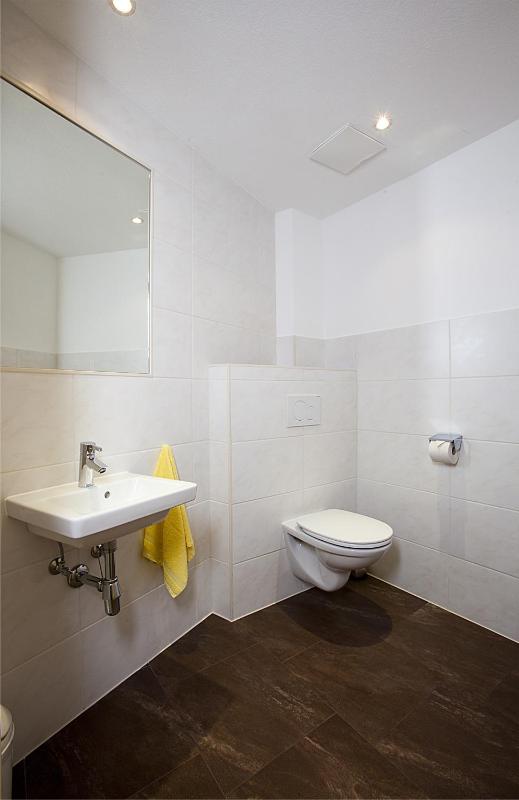 Four-Bedroom Apartment (10 Adults) image 3