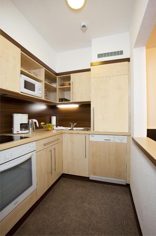 Four-Bedroom Apartment (10 Adults) image 2