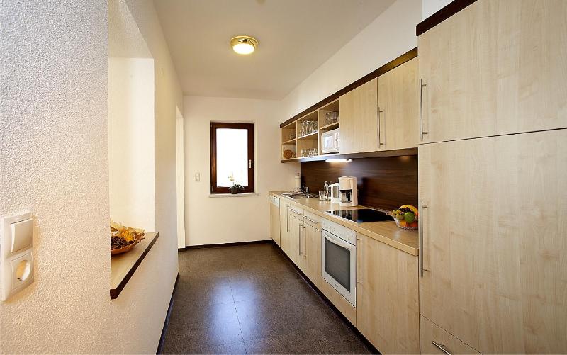 Four-Bedroom Apartment (11 Adults) image 4