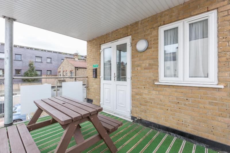 Superior Double Room with Balcony image 2