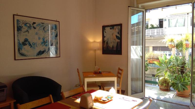 Ariston Petit Hotel - image 4