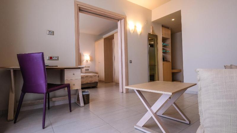 Junior Suite with Sea View image 2