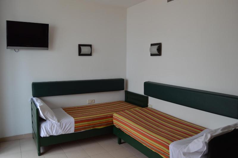 Family One-Bedroom Apartment with Sea View image 3