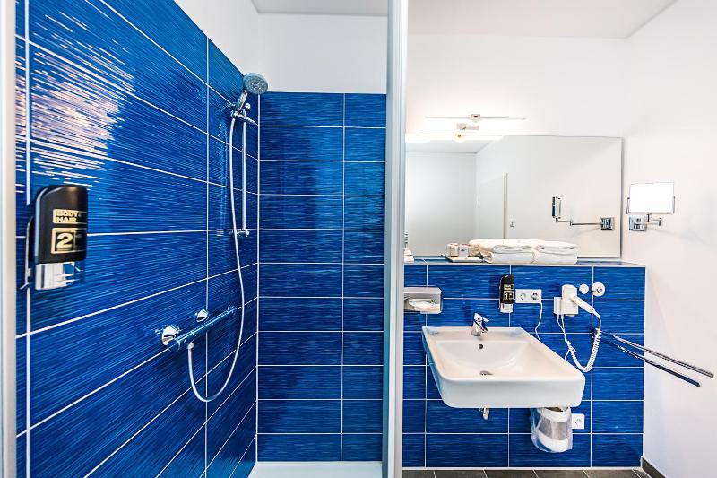 Best Western Plus Royal Suites - image 10