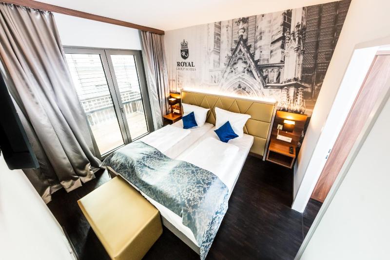 Best Western Plus Royal Suites - image 6