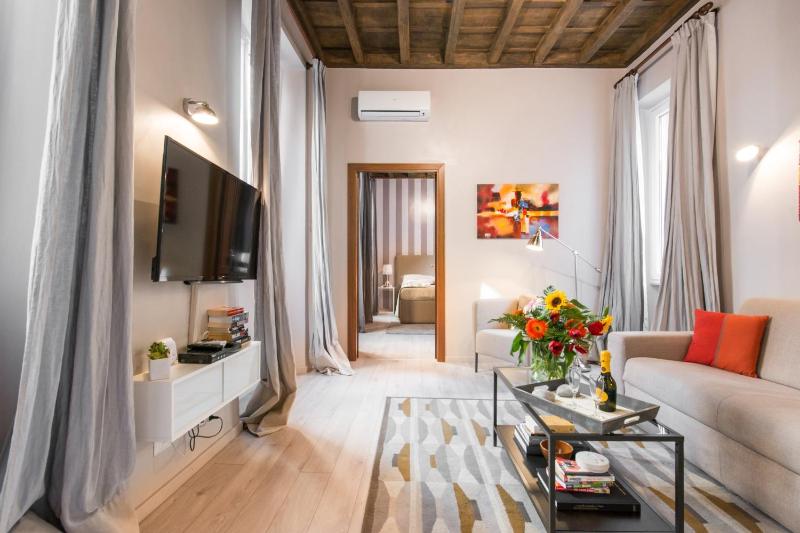 Living Rhome-SpanishSteps - image 1