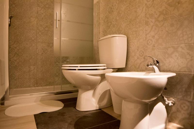 One-Bedroom Apartment image 4