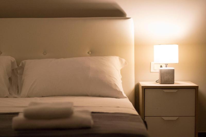 One-Bedroom Apartment image 2