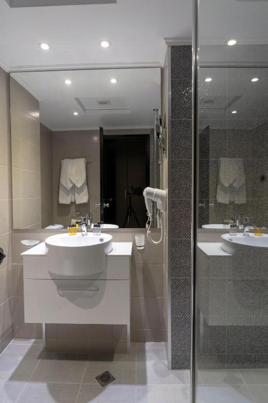 Executive Double Room with Free Parking image 3