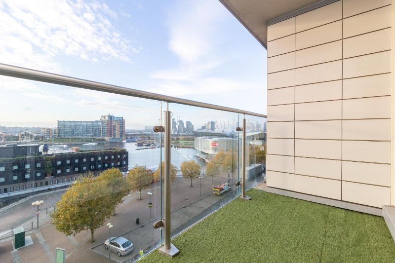 Apartment with Balcony image 2