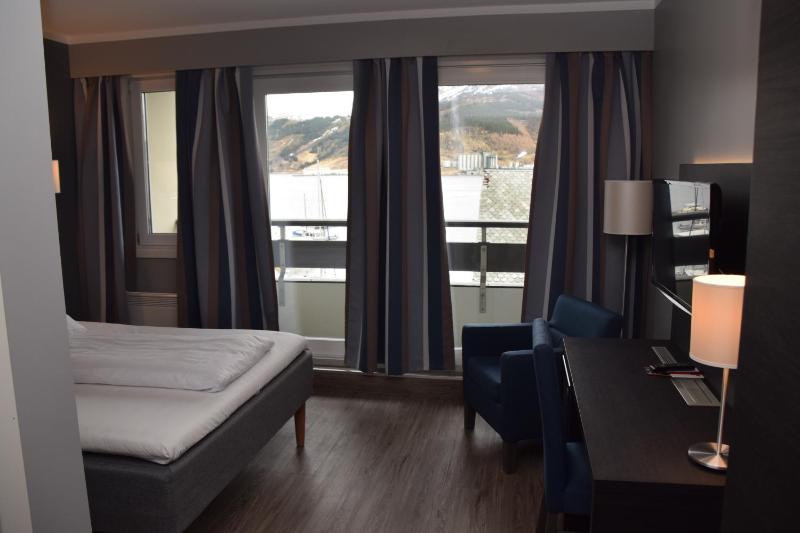 Superior Double Room image 4