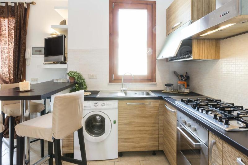 One-Bedroom Apartment image 2
