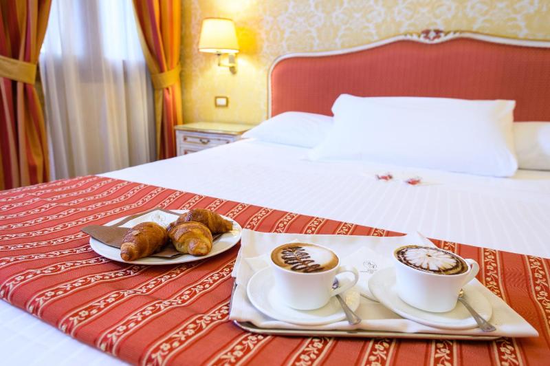 Superior Double Room image 1