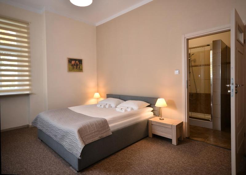 Budget Triple Room image 3