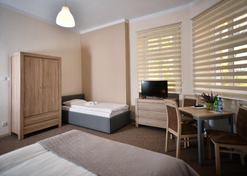 Budget Triple Room image 2