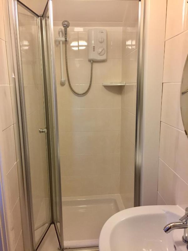 Budget Double Room image 3