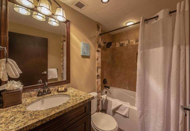Superior Ski In Ski out Top floor Penthouse Pool Hot Tubs Conde Nast Forbes Award Winner B508 - image 29
