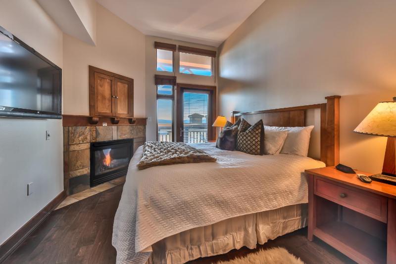 Superior Ski In Ski out Top floor Penthouse Pool Hot Tubs Conde Nast Forbes Award Winner C411 - image 19