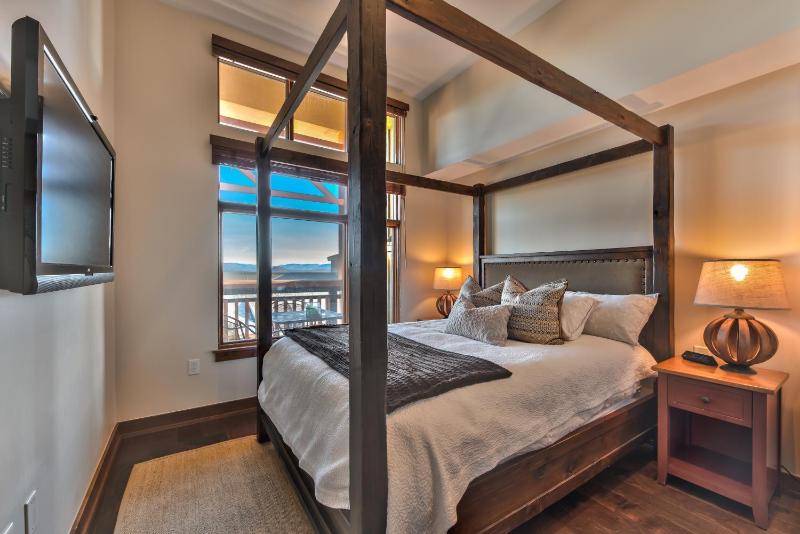 Superior Ski In Ski out Top floor Penthouse Pool Hot Tubs Conde Nast Forbes Award Winner C411 - image 48