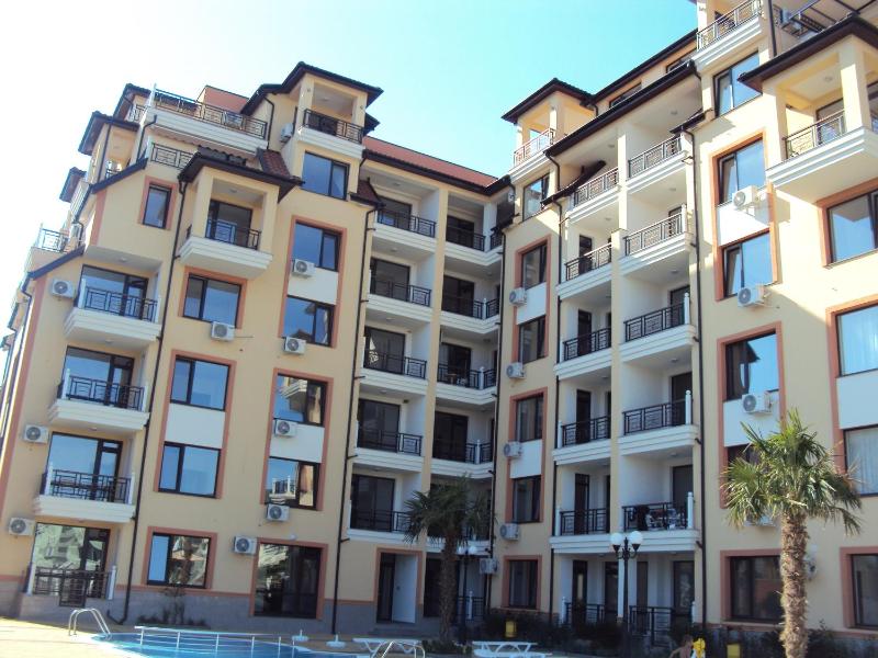 Dom-El Real Apartments in Raduga Complex - image 31