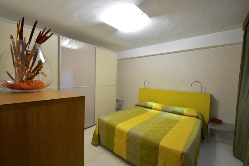 One-Bedroom Apartment (5 Adults) image 4