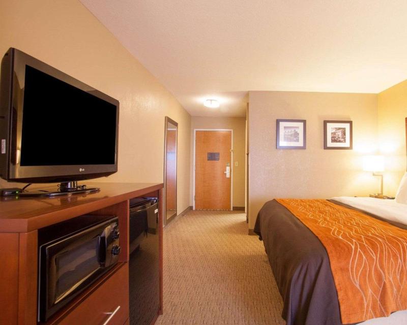 King Suite - Non-Smoking image 2