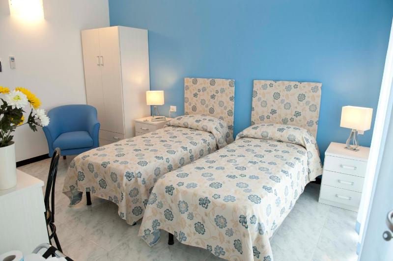 Suite (5 Adults) image 4