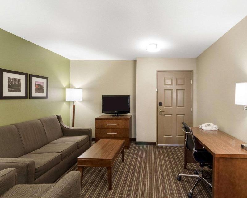 King Room image 3